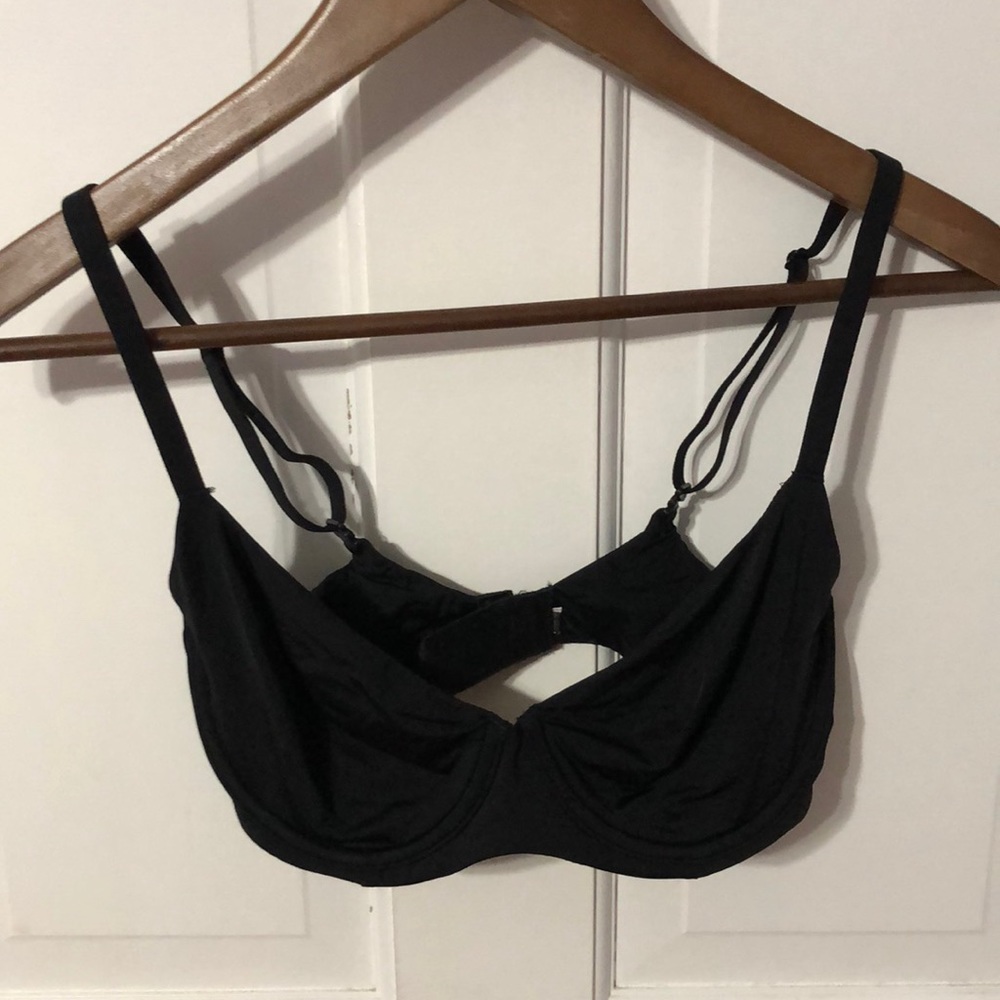 Victoria’s Secret Unlined 32DD Bra Black